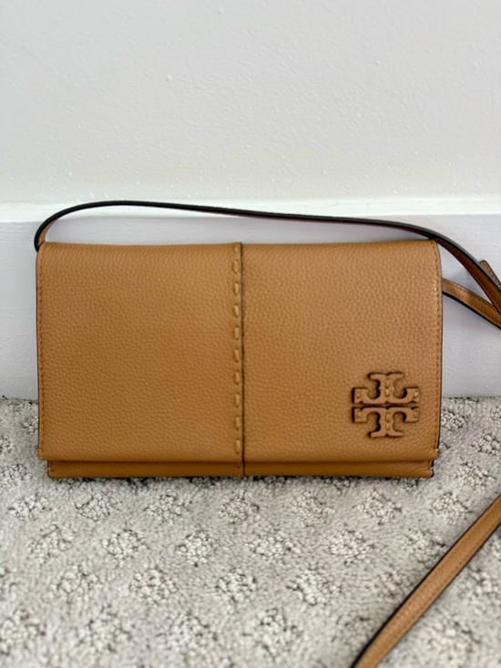 Tory Burch Handbags - Tory Burch Tan Pebbled Leather Crossbody Wallet